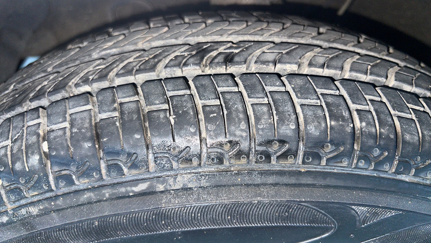 Used 2022 hyundai Santro Sportz Executive CNG Cng Manual tyres LEFT FRONT TYRE TREAD VIEW