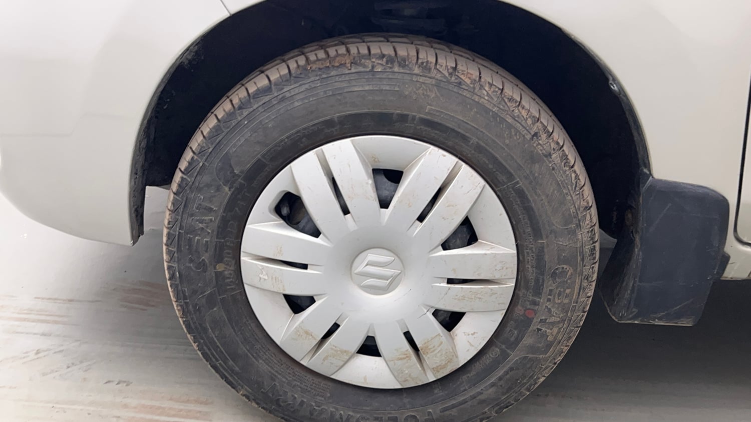 Used 2020 Maruti Suzuki Alto 800 LXi Petrol Manual tyres LEFT FRONT TYRE RIM VIEW