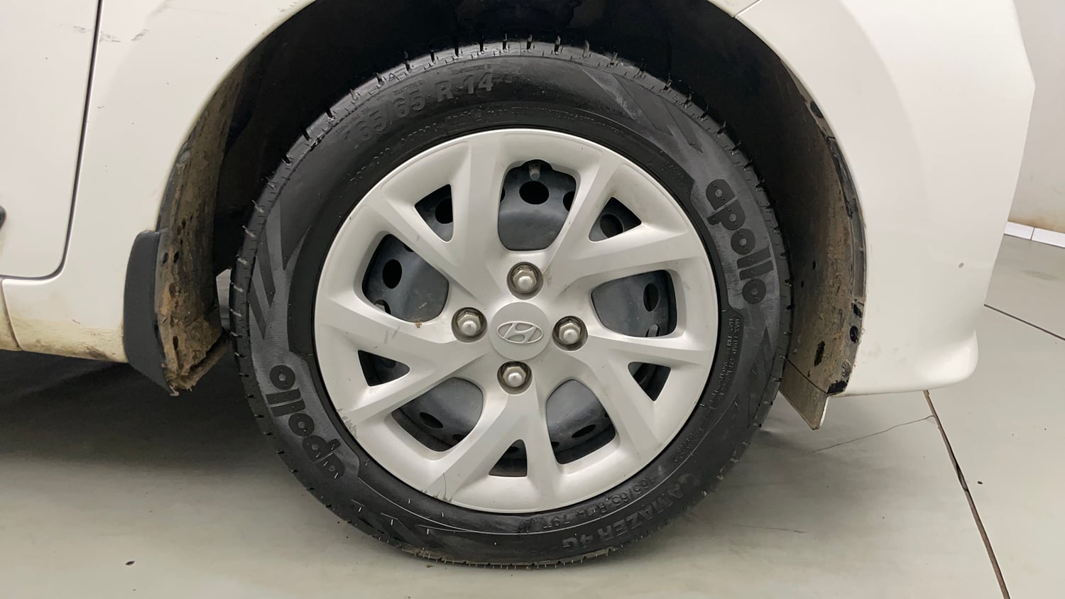 Used 2019 Hyundai Grand i10 Magna 1.2 Kappa VTVT Petrol Manual tyres RIGHT FRONT TYRE RIM VIEW