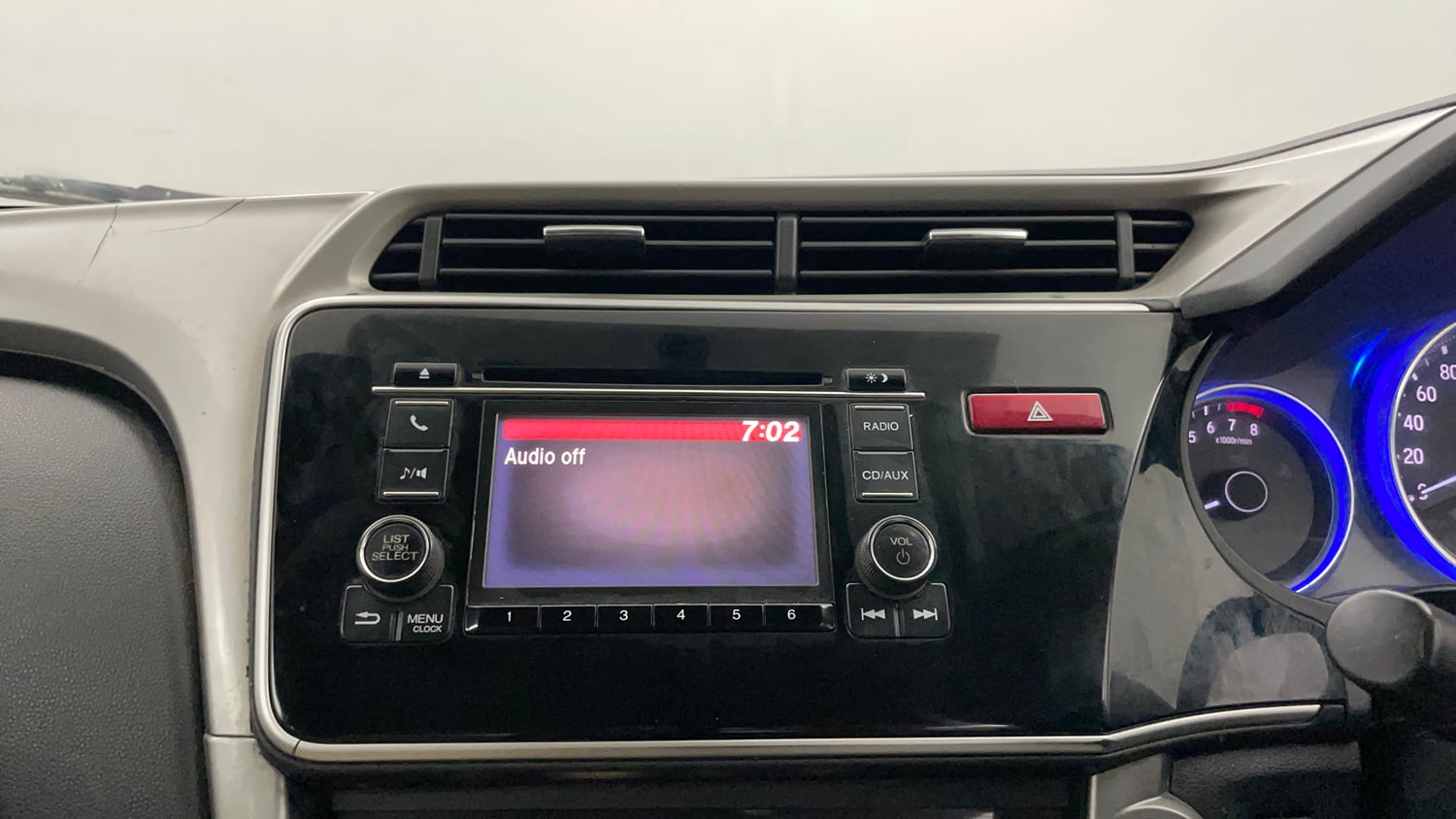 Used 2016 Honda City VX Petrol Manual interior MUSIC SYSTEM & AC CONTROL VIEW