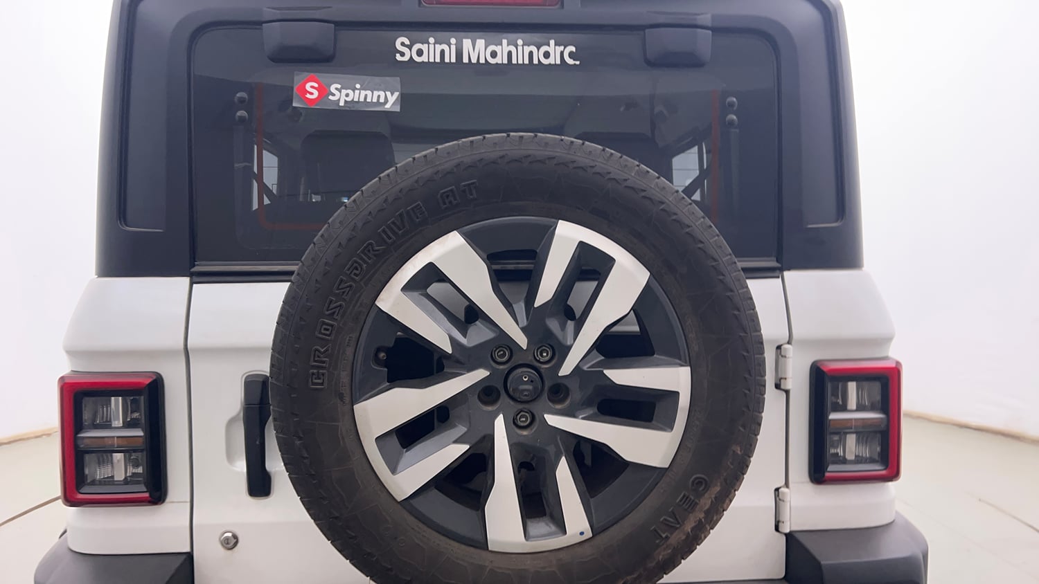Used 2025 Mahindra Thar Roxx AX7 L Diesel AT 4WD Diesel Automatic tyres SPARE TYRE VIEW