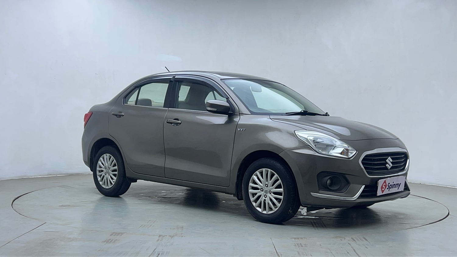 Used 2018 Maruti Suzuki Dzire ZXi Petrol Manual exterior RIGHT FRONT CORNER VIEW