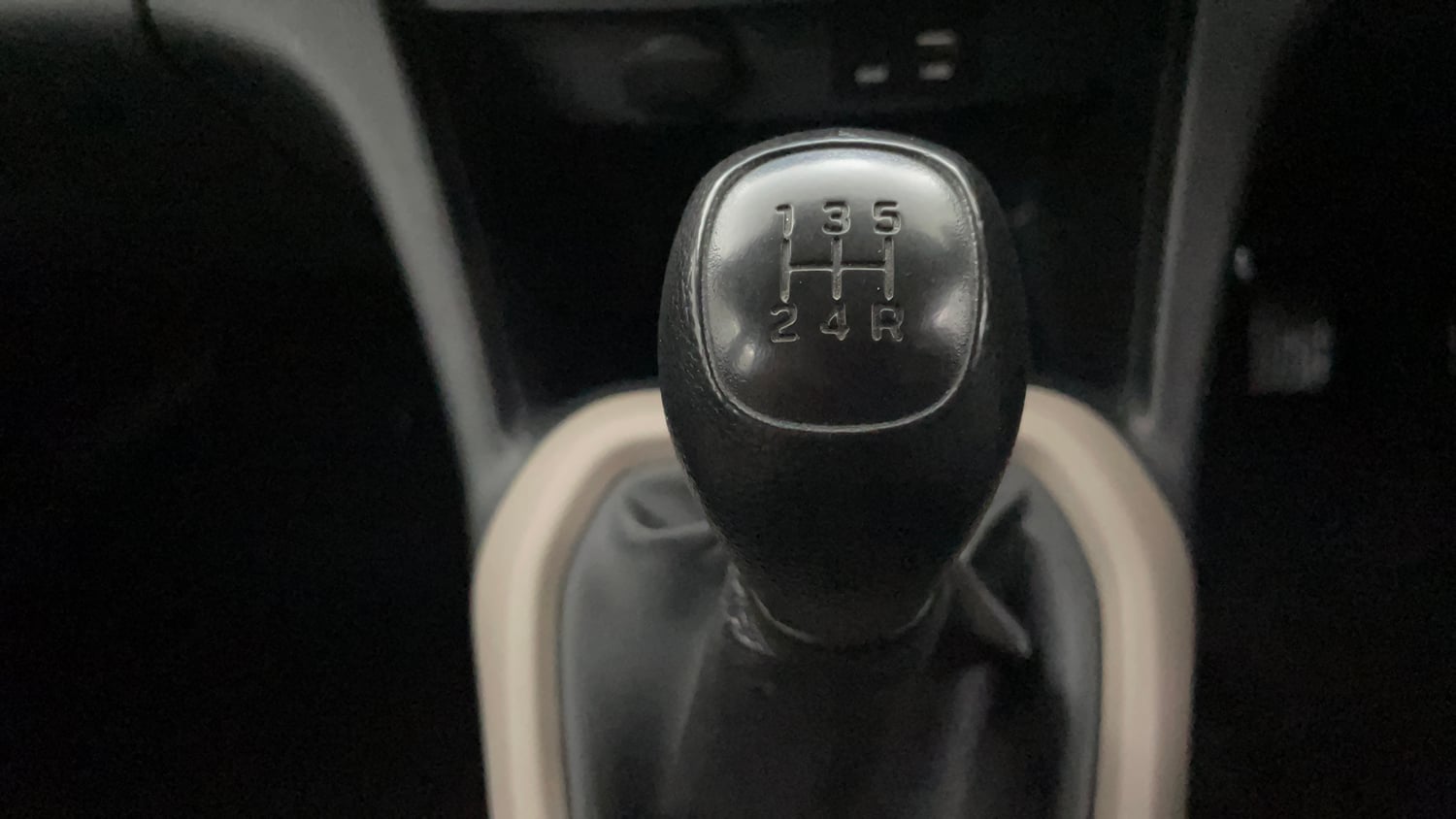 Used 2019 Hyundai Grand i10 Magna 1.2 Kappa VTVT Petrol Manual interior GEAR  KNOB VIEW