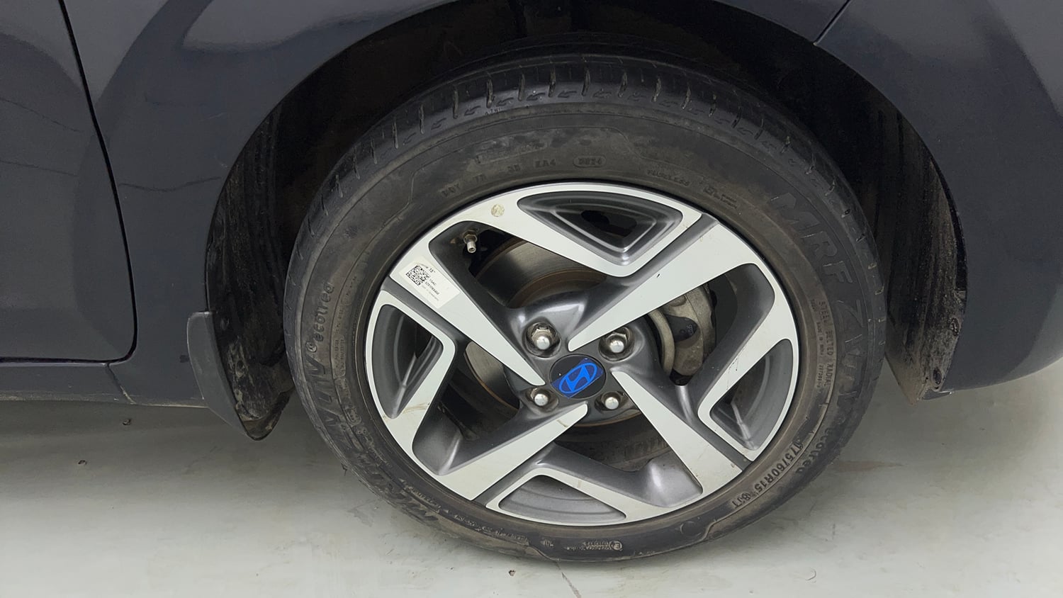 Used 2024 Hyundai Aura SX 1.2 CNG Cng Manual tyres RIGHT FRONT TYRE RIM VIEW