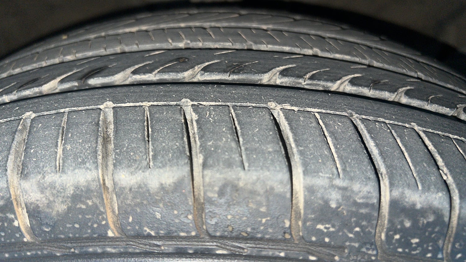 Used 2023 kia Seltos HTX 1.5 IVT Petrol Automatic tyres RIGHT FRONT TYRE TREAD VIEW