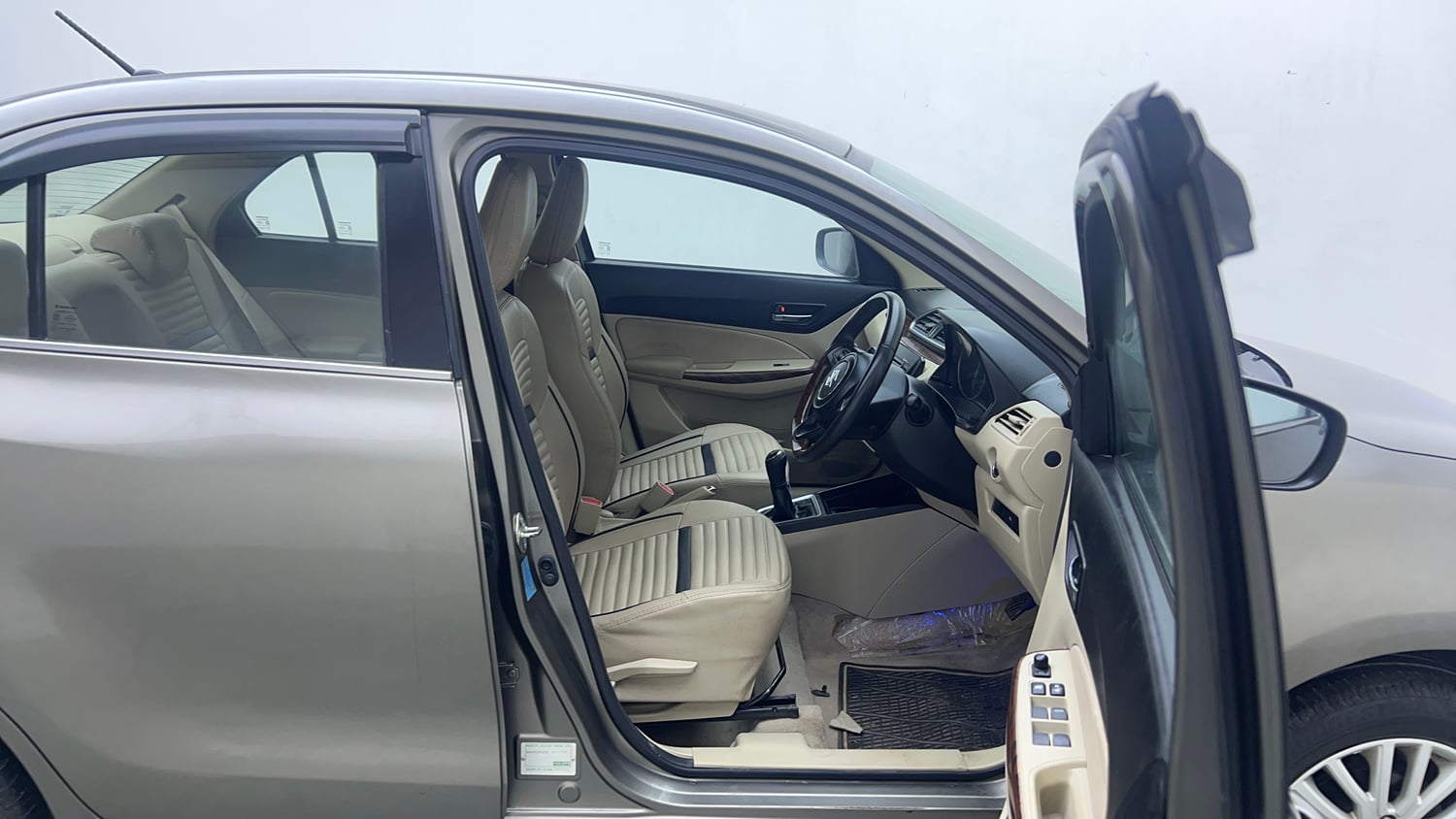 Used 2018 Maruti Suzuki Dzire ZXi Petrol Manual interior RIGHT SIDE FRONT DOOR CABIN VIEW