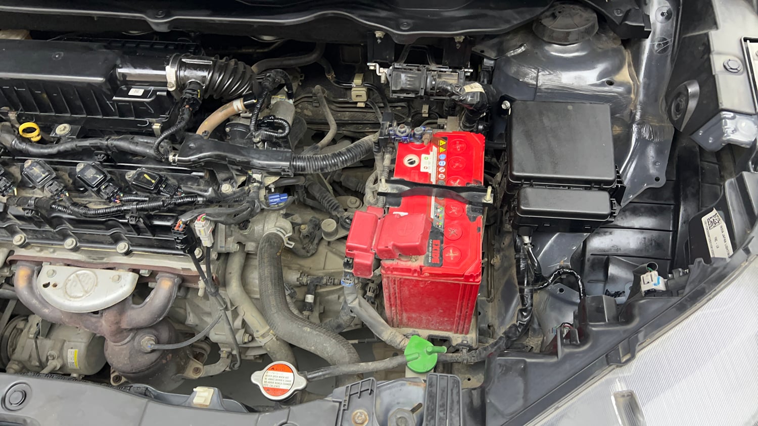 Used 2021 Maruti Suzuki XL6 Zeta MT Petrol Petrol Manual engine ENGINE LEFT SIDE VIEW