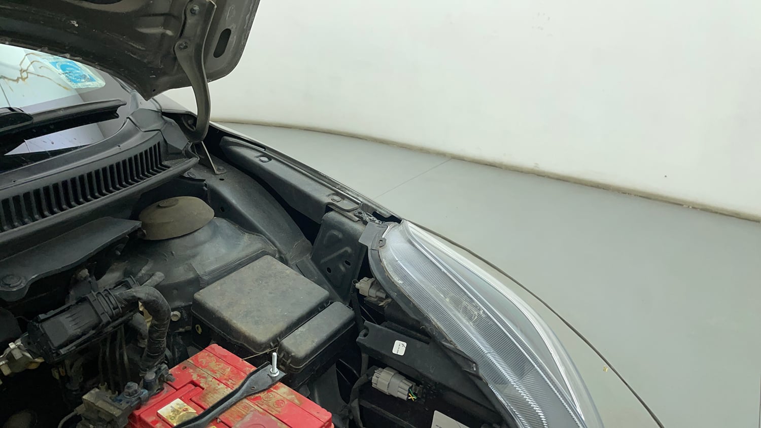 Used 2019 Maruti Suzuki Baleno Zeta Automatic Petrol Automatic engine ENGINE LEFT SIDE HINGE & APRON VIEW