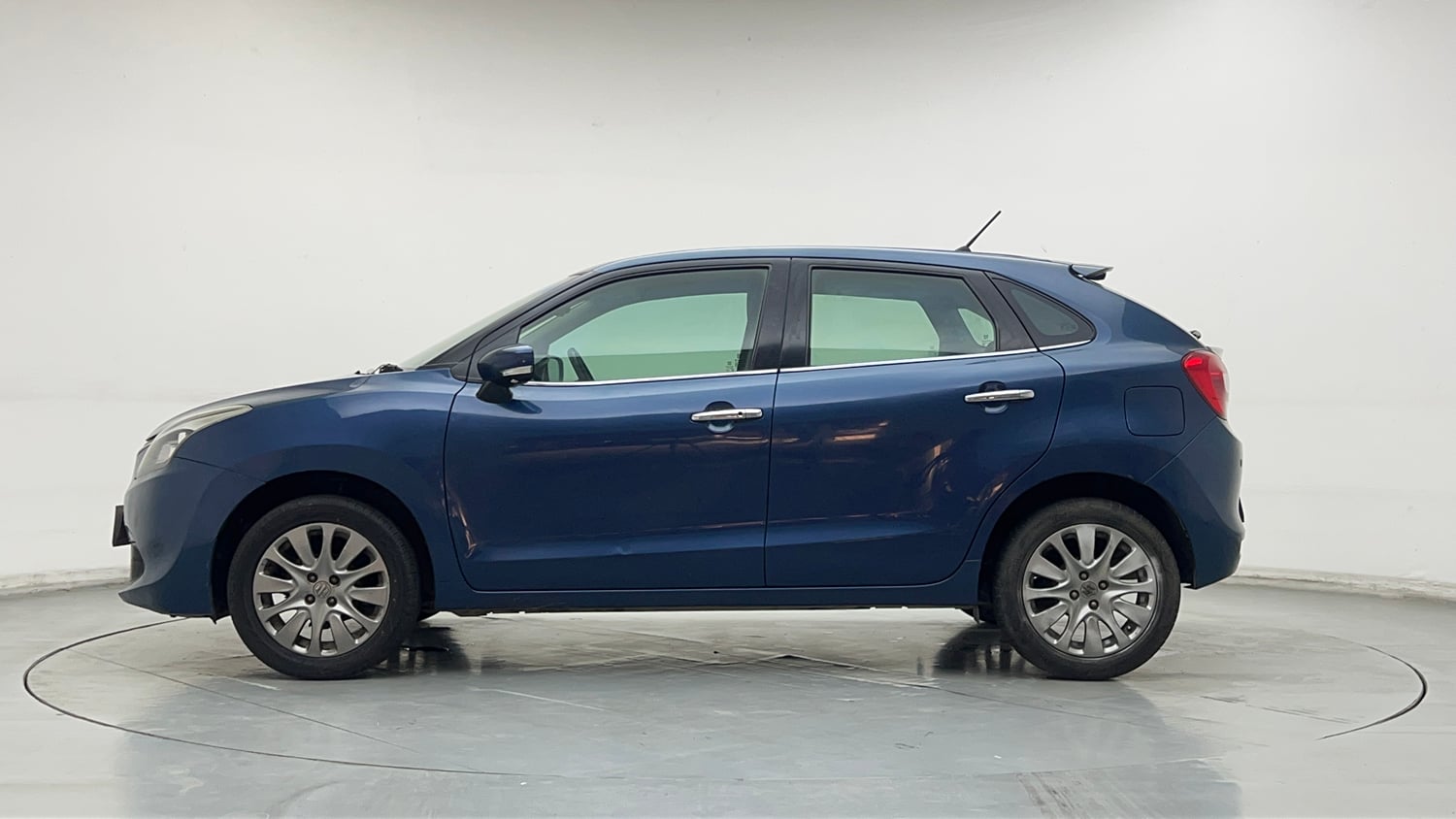 Used 2016 Maruti Suzuki Baleno Alpha 1.2 Petrol Manual exterior LEFT SIDE VIEW