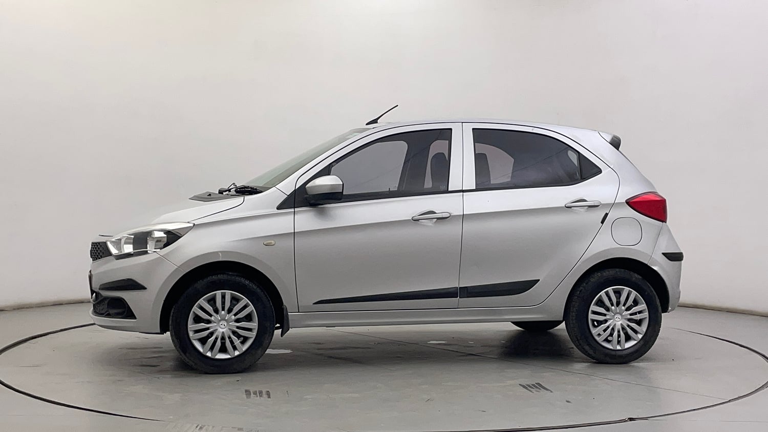 Used 2017 Tata Tiago Revotron XTA Petrol Automatic exterior LEFT SIDE VIEW