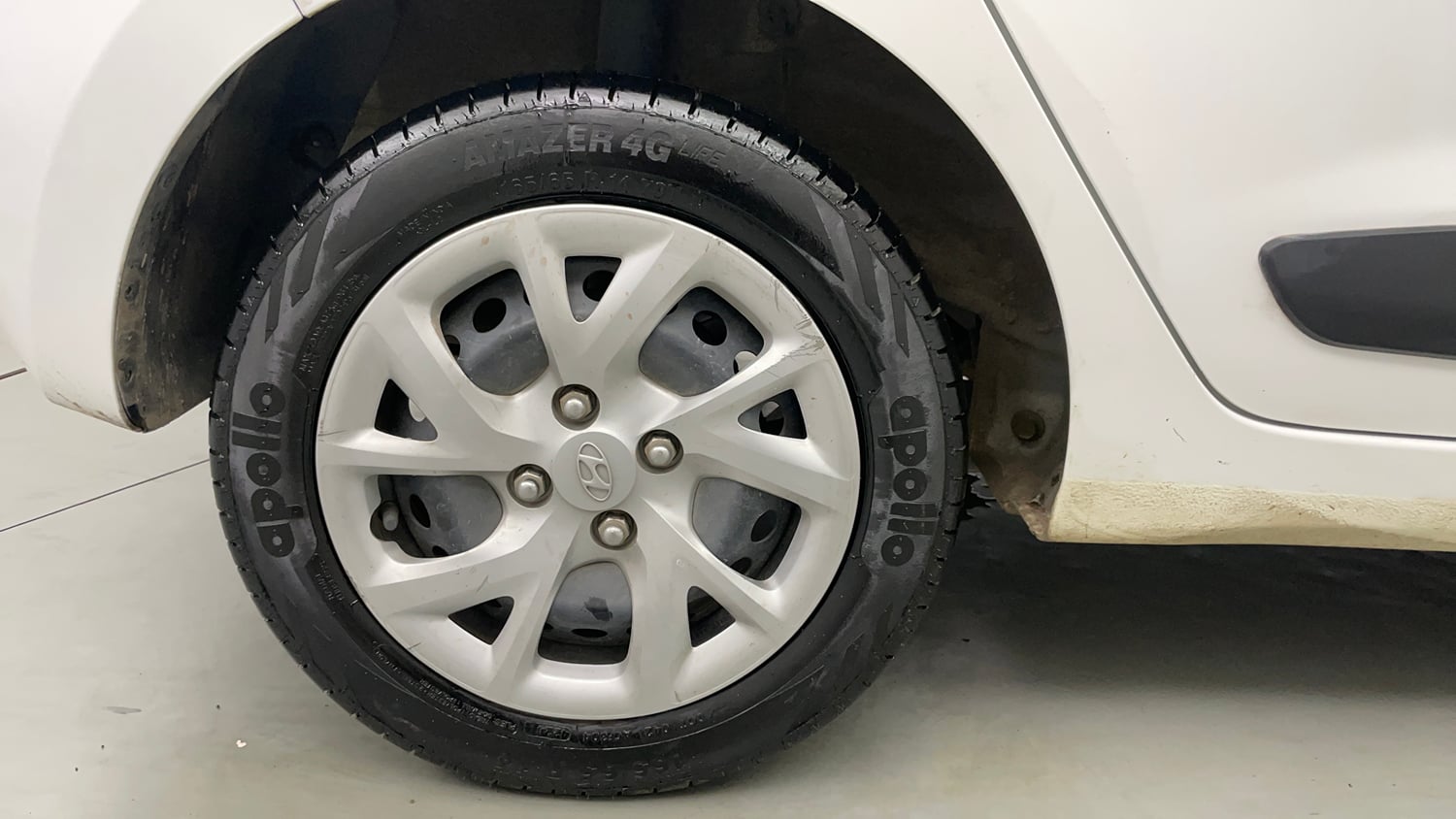 Used 2019 Hyundai Grand i10 Magna 1.2 Kappa VTVT Petrol Manual tyres RIGHT REAR TYRE RIM VIEW