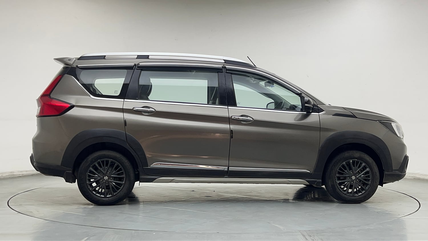 Used 2021 Maruti Suzuki XL6 Zeta MT Petrol Petrol Manual exterior RIGHT SIDE VIEW