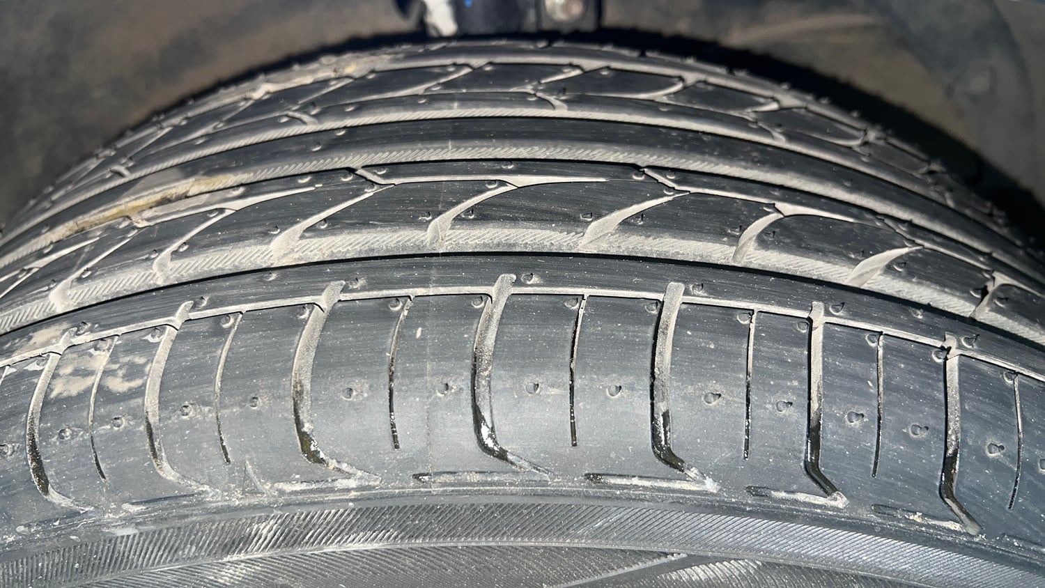 Used 2016 Maruti Suzuki Baleno Alpha 1.2 Petrol Manual tyres RIGHT FRONT TYRE TREAD VIEW