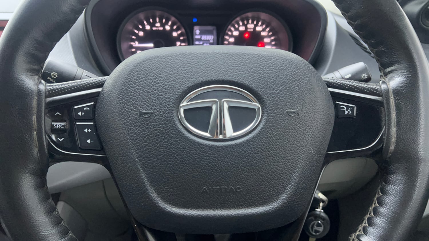 Used 2019 Tata Nexon XM Petrol Manual top_features Steering mounted controls