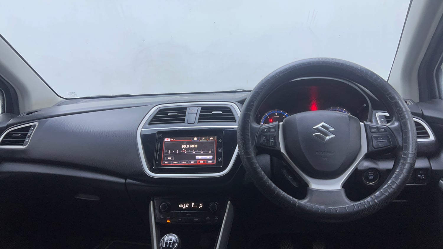 Used 2017 Maruti Suzuki S-Cross Zeta 1.3 Diesel Manual interior DASHBOARD VIEW