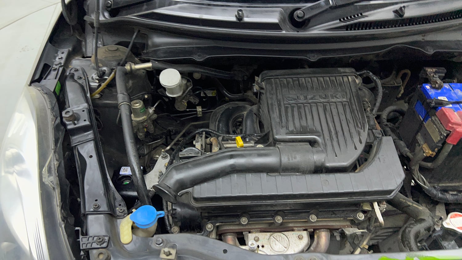Used 2015 Maruti Suzuki Swift Dzire VXI Petrol Manual engine ENGINE RIGHT SIDE VIEW