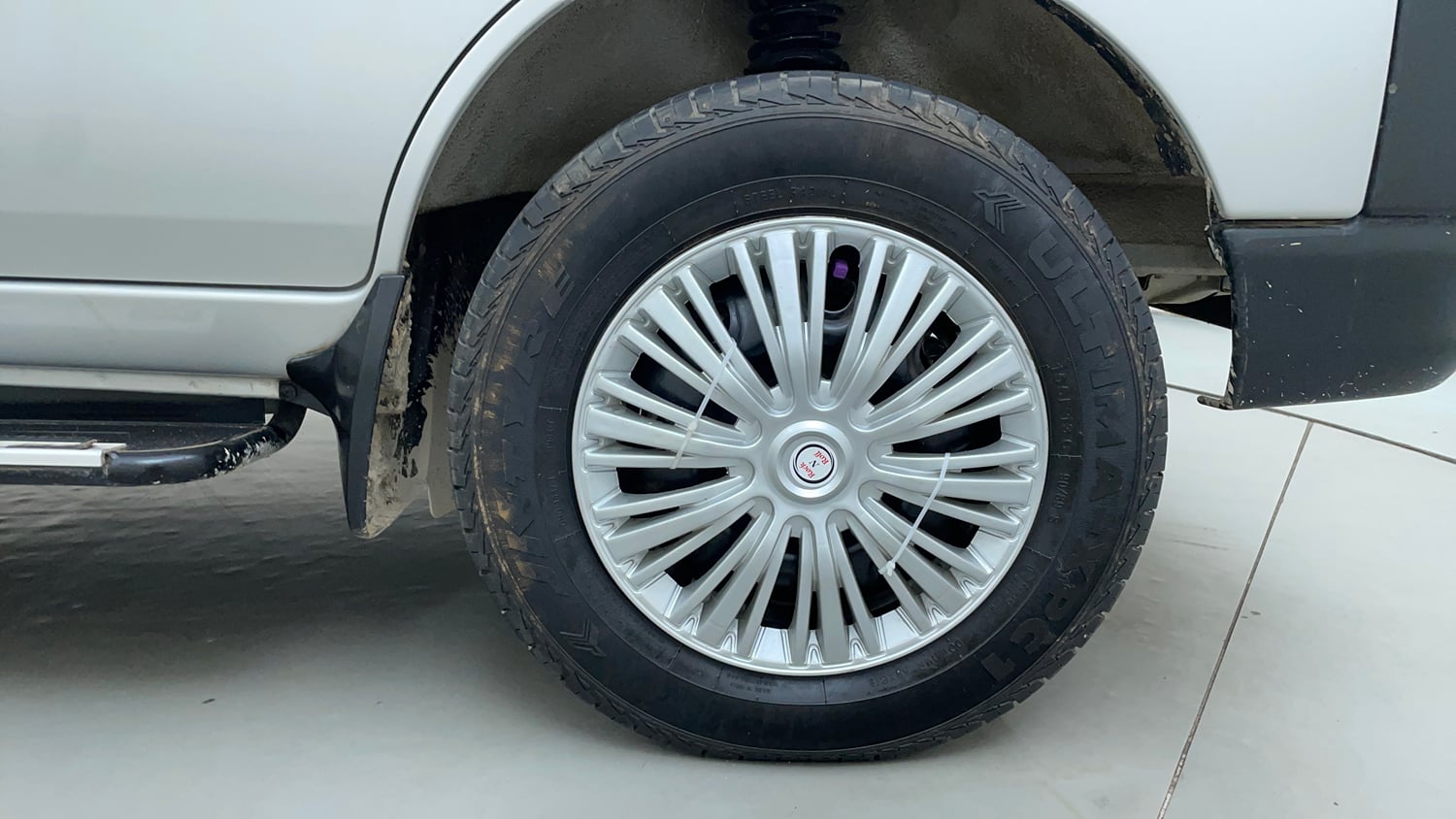 Used 2025 Maruti Suzuki Eeco 5 STR AC Petrol Manual tyres RIGHT FRONT TYRE RIM VIEW
