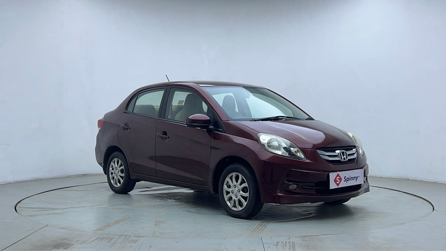 Used 2016 Honda Amaze 1.2 VX AT i-VTEC Petrol Automatic exterior RIGHT FRONT CORNER VIEW