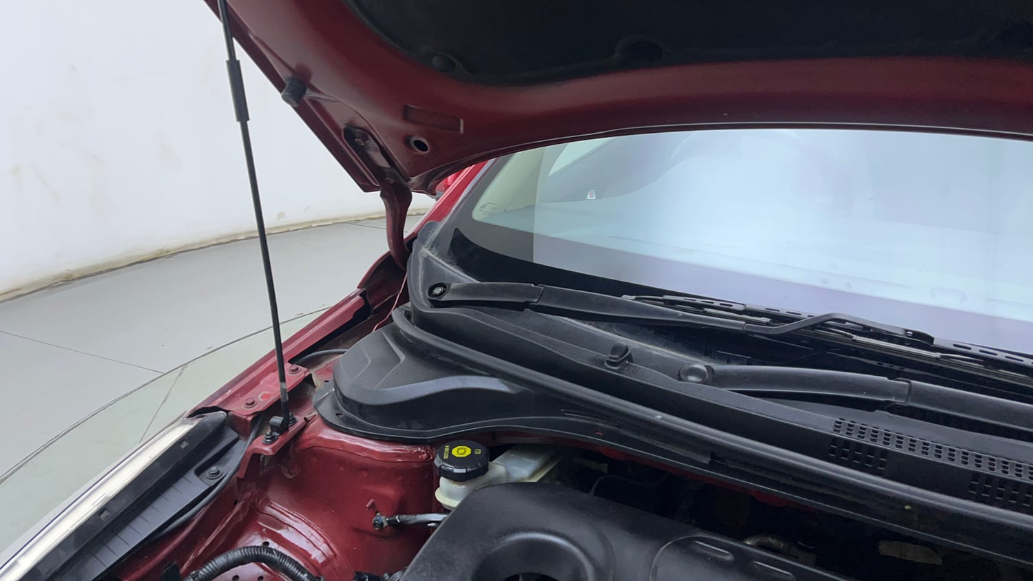 Used 2018 Hyundai Verna SX (O) 1.6 VTVT AT Petrol Automatic engine ENGINE RIGHT SIDE HINGE & APRON VIEW