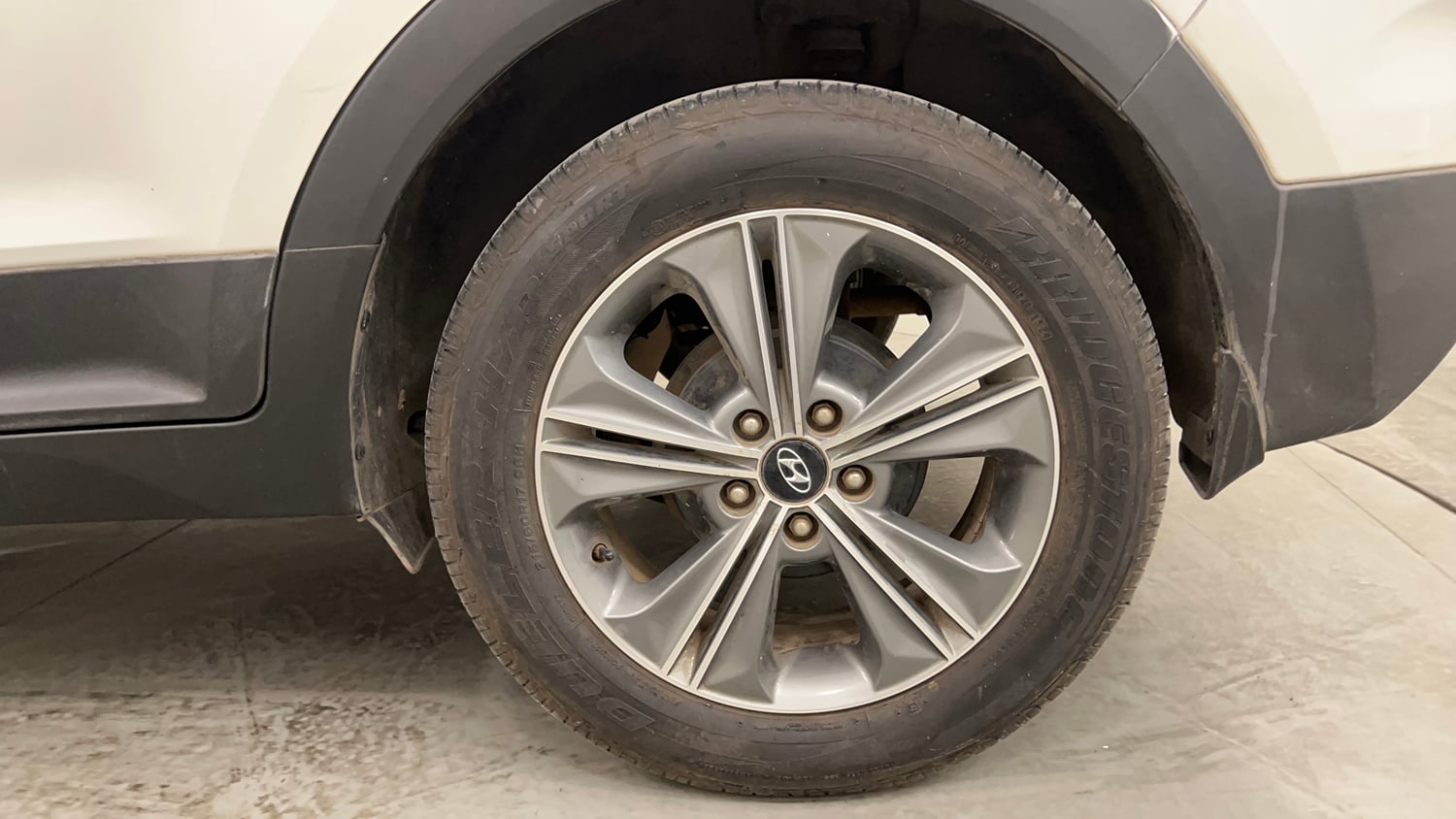 Used 2018 Hyundai Creta SX 1.6 CRDI (O) Diesel Manual tyres LEFT REAR TYRE RIM VIEW