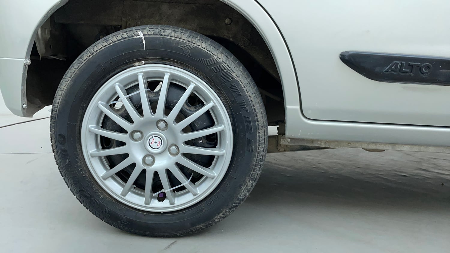 Used 2014 Maruti Suzuki Alto K10 VXi Petrol Manual tyres RIGHT REAR TYRE RIM VIEW