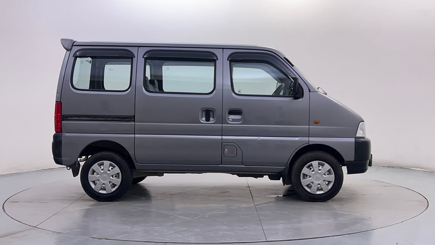 Used 2024 Maruti Suzuki Eeco 5 STR AC Petrol Manual exterior RIGHT SIDE VIEW
