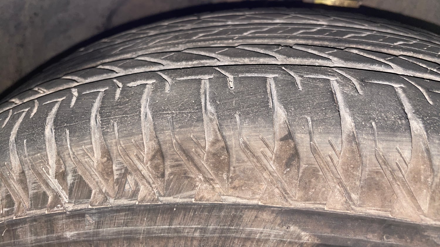 Used 2017 Ford EcoSport Trend+ 1.5L TDCi Diesel Manual tyres RIGHT FRONT TYRE TREAD VIEW