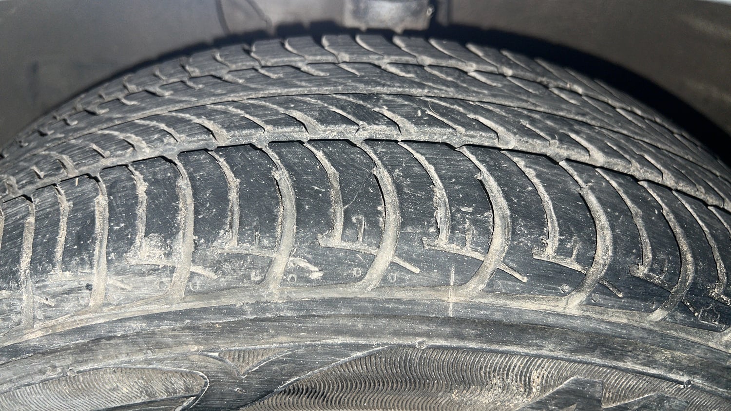 Used 2020 Maruti Suzuki Wagon R VXi 1.2 Petrol Manual tyres LEFT FRONT TYRE TREAD VIEW