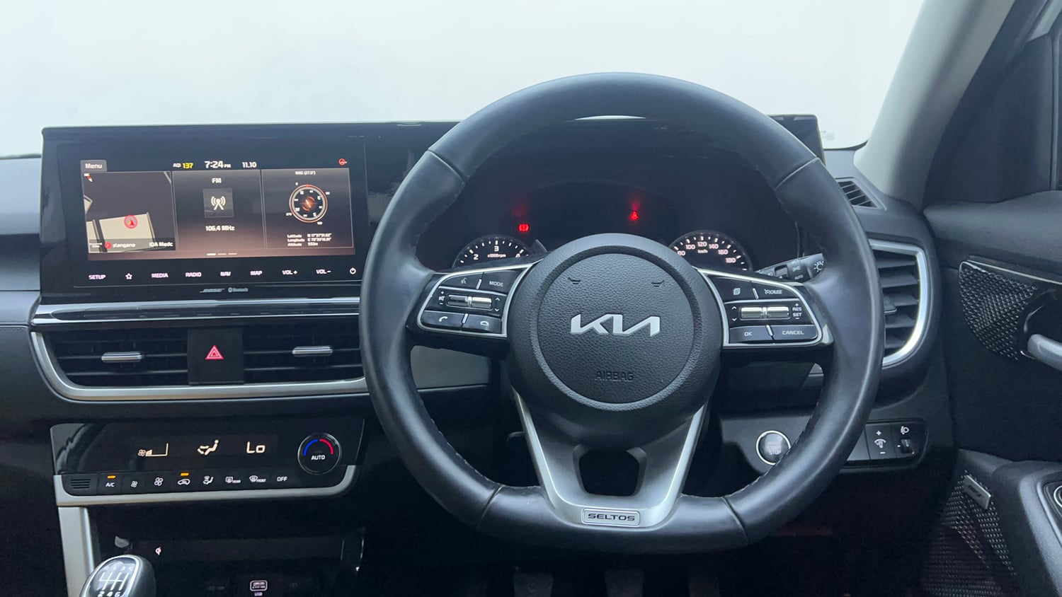Used 2022 Kia Seltos HTX Plus 1.5 Diesel Diesel Manual interior STEERING VIEW