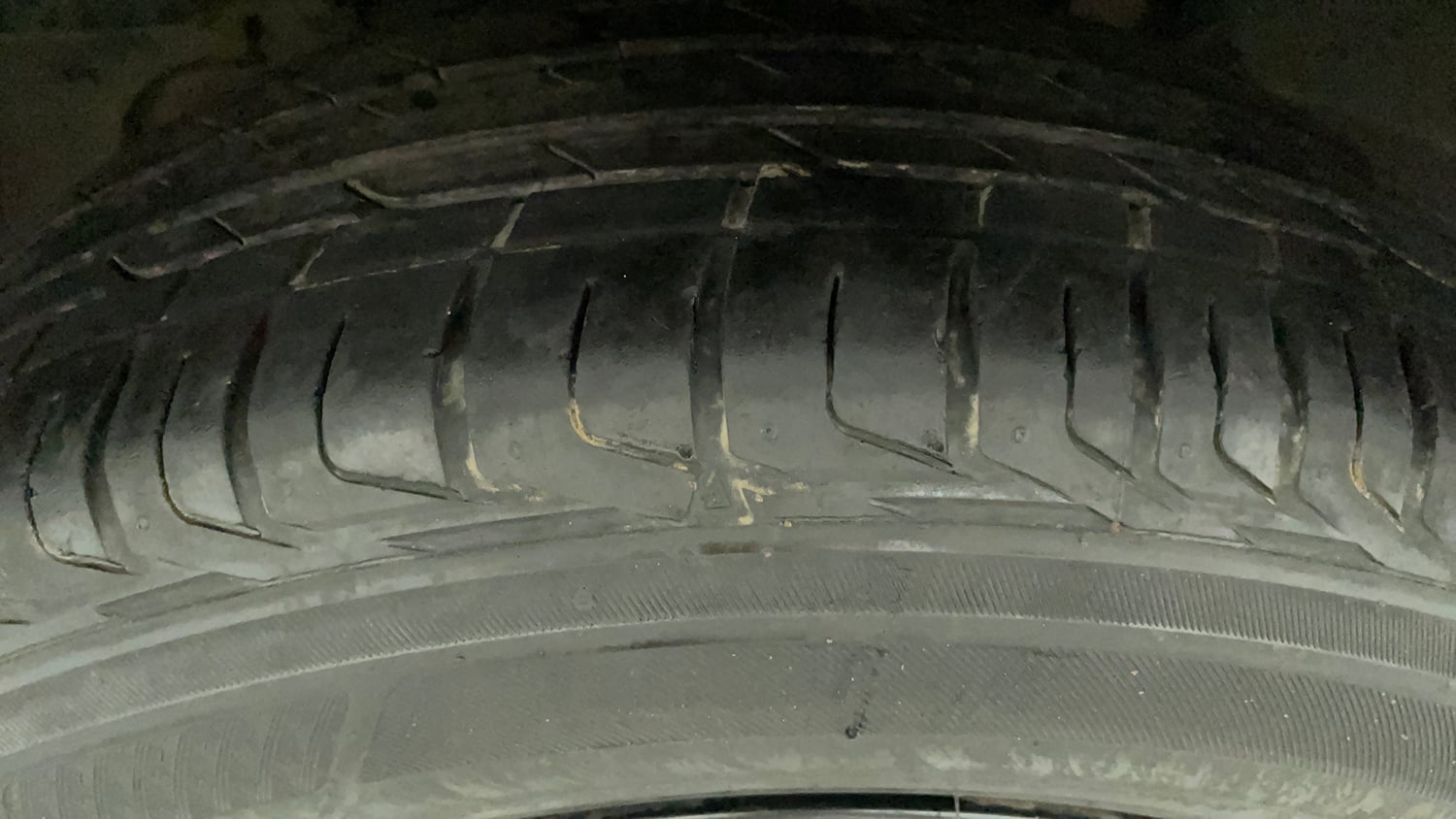 Used 2022 Tata Nexon XZA Plus (S) Petrol Automatic tyres LEFT FRONT TYRE TREAD VIEW