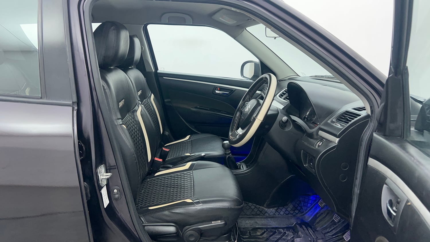 Used 2016 Maruti Suzuki Swift ZXi Petrol Manual interior RIGHT SIDE FRONT DOOR CABIN VIEW