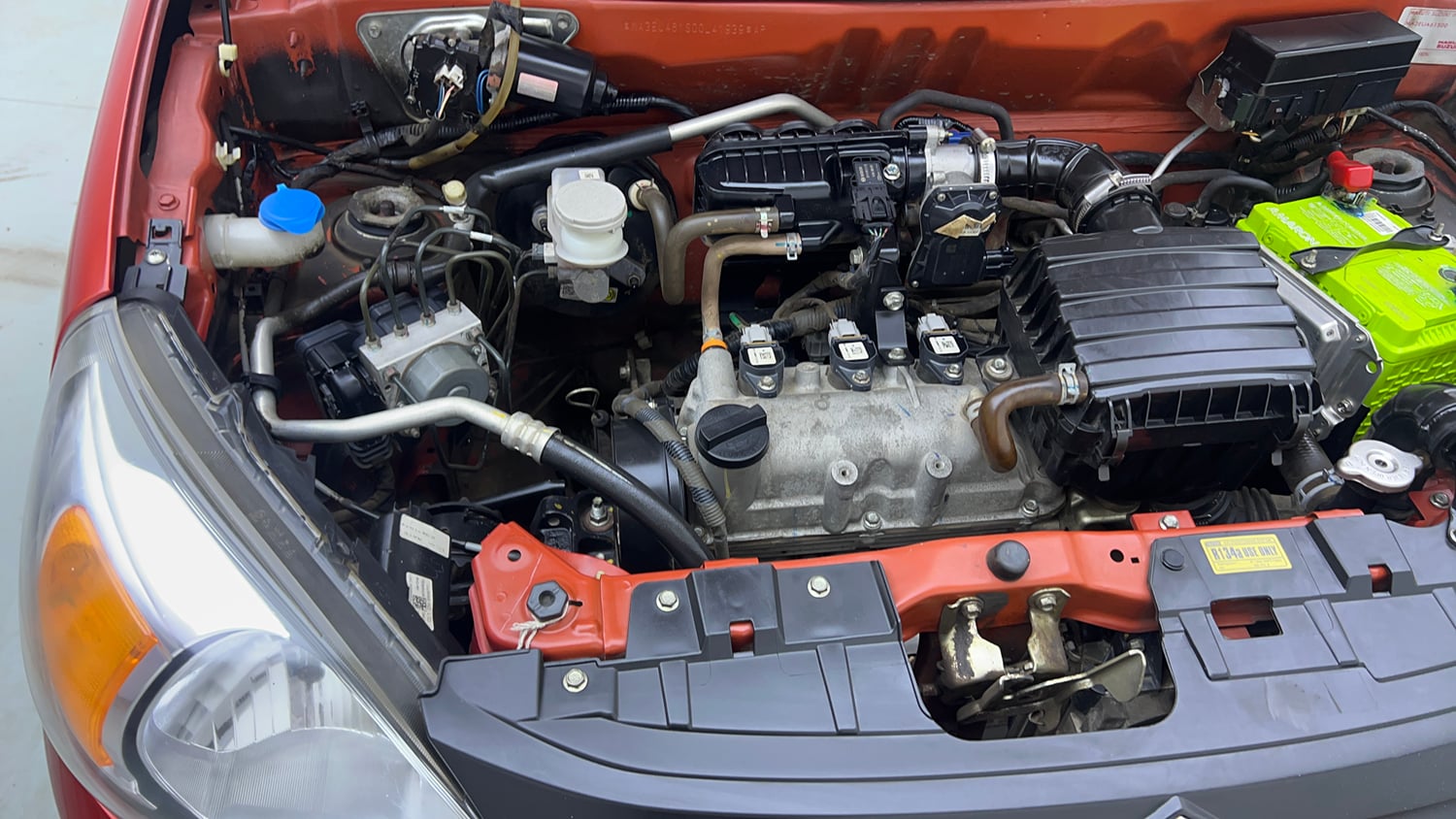 Used 2023 Maruti Suzuki Alto 800 LXi (O) Petrol Manual engine ENGINE RIGHT SIDE VIEW