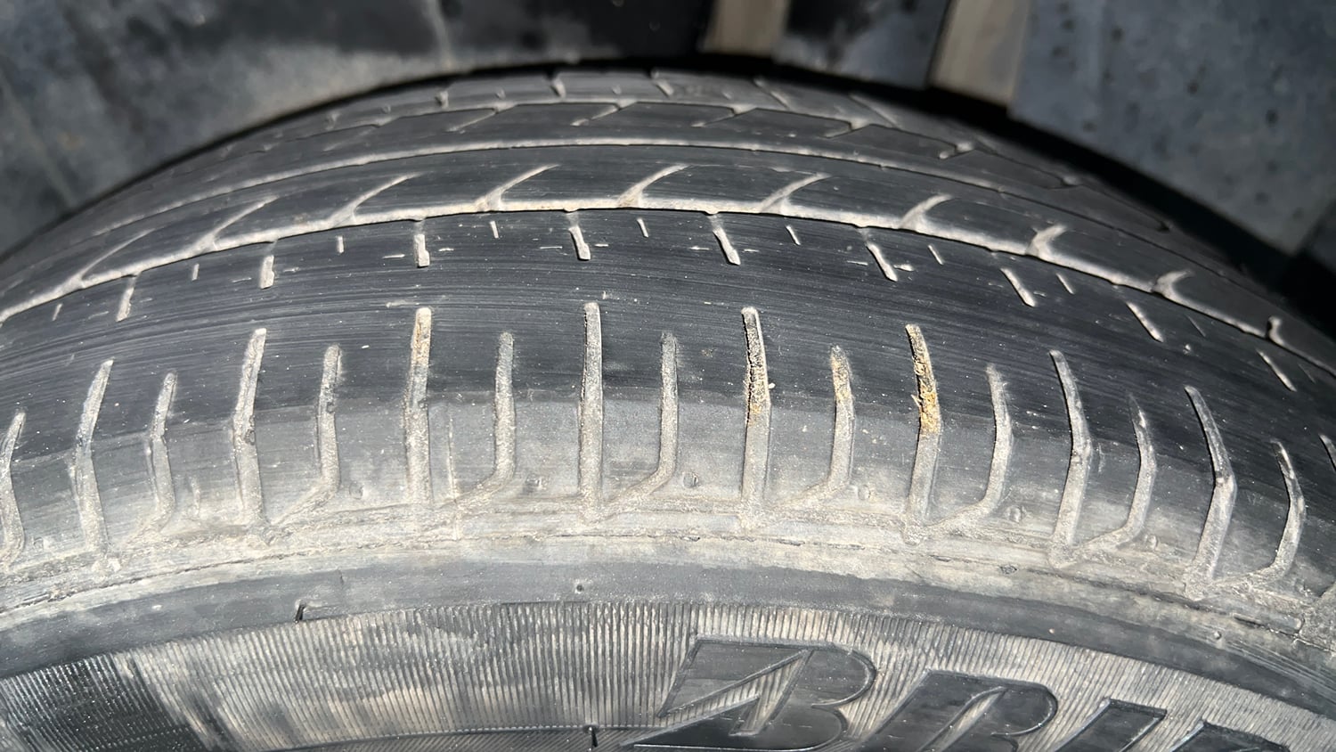 Used 2021 Maruti Suzuki XL6 Zeta MT Petrol Petrol Manual tyres LEFT REAR TYRE TREAD VIEW