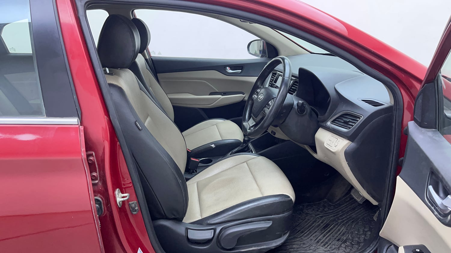 Used 2018 Hyundai Verna SX (O) 1.6 VTVT AT Petrol Automatic interior RIGHT SIDE FRONT DOOR CABIN VIEW