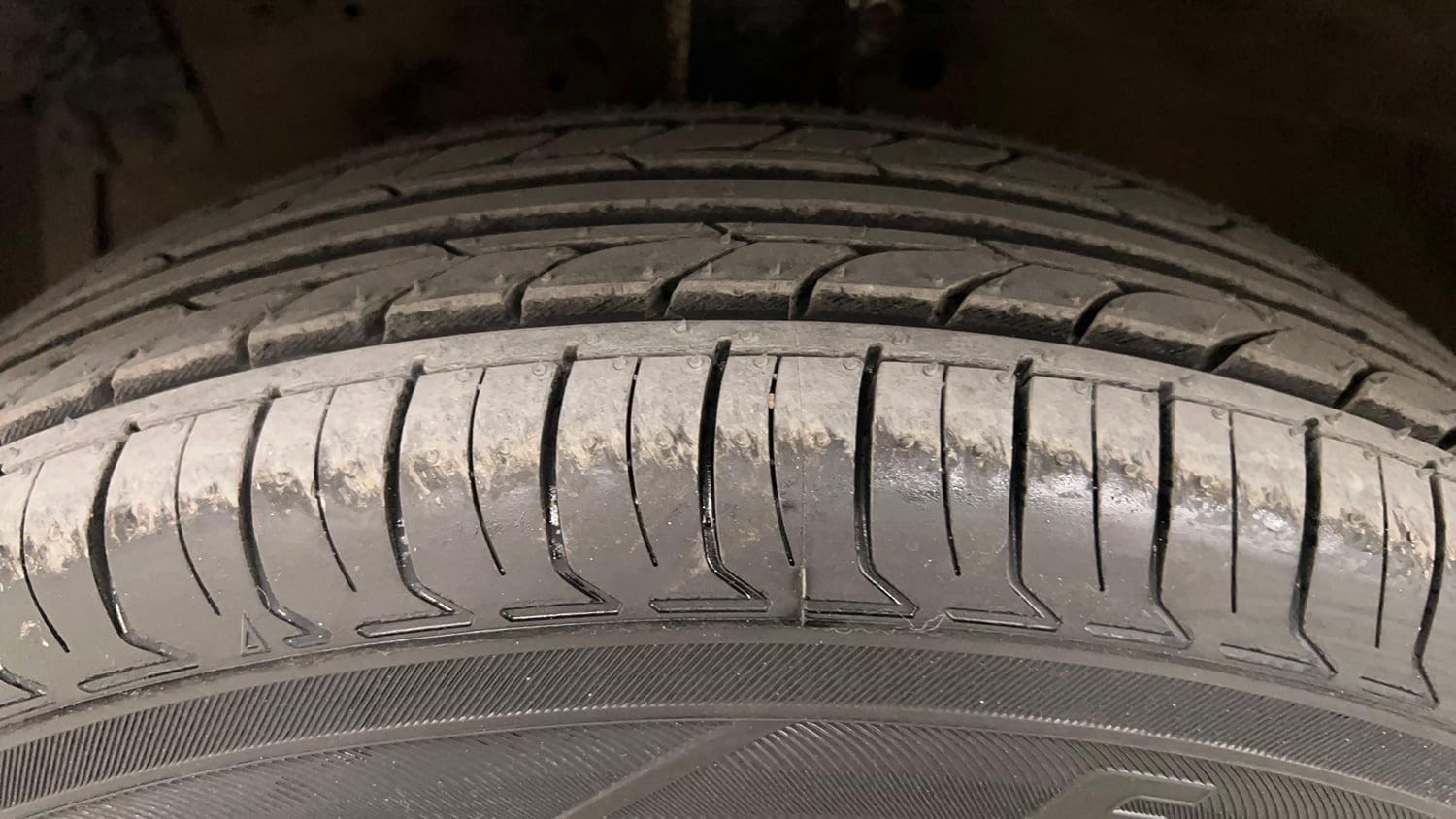 Used 2012 Maruti Suzuki Swift Dzire VXI Petrol Manual tyres LEFT FRONT TYRE TREAD VIEW