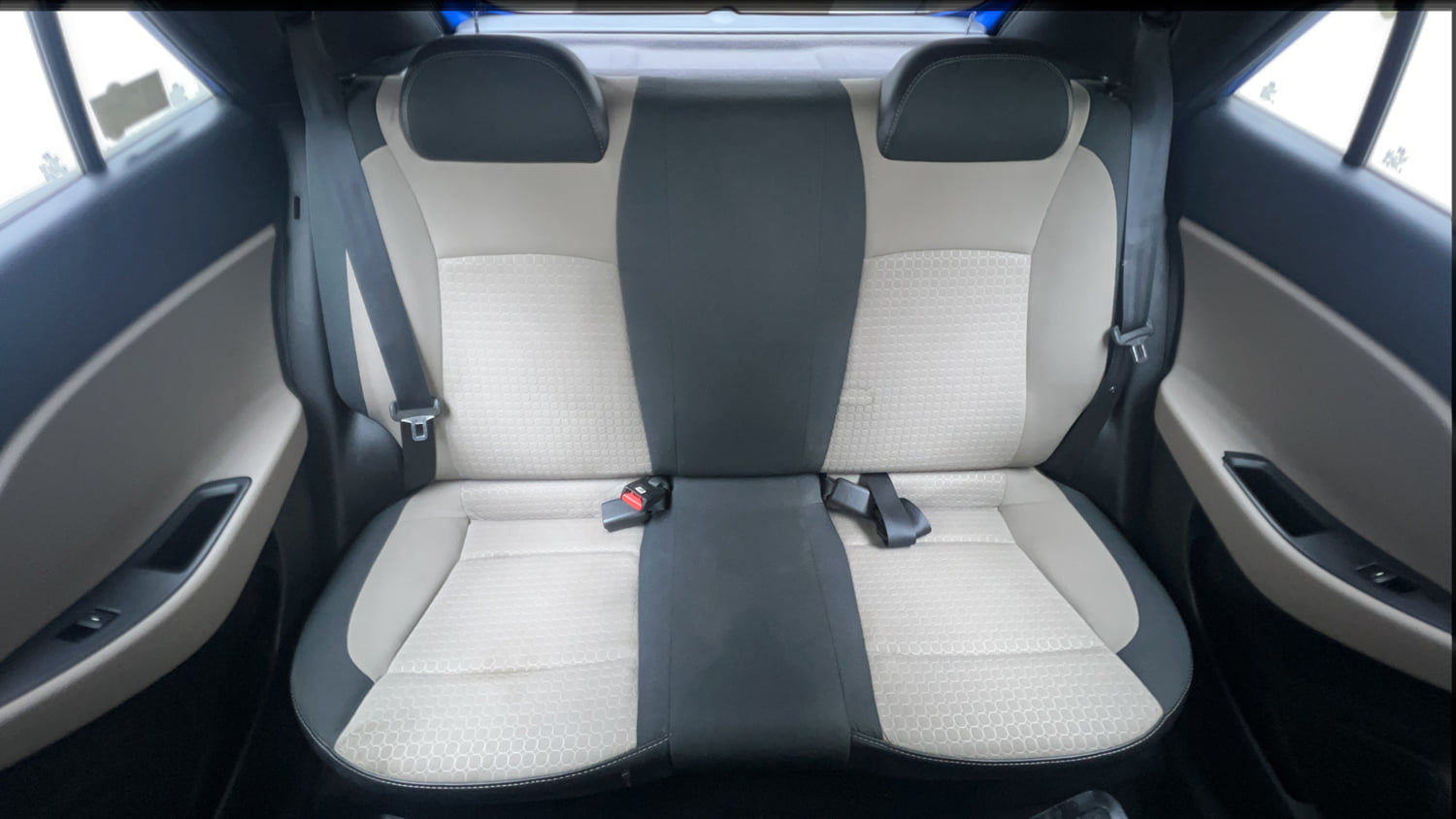 Used 2017 Hyundai Elite i20 Sportz 1.2 Petrol Manual interior REAR SEAT CONDITION VIEW