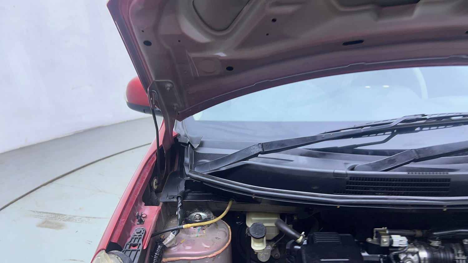 Used 2019 Nissan Micra XV CVT Petrol Automatic engine ENGINE RIGHT SIDE HINGE & APRON VIEW