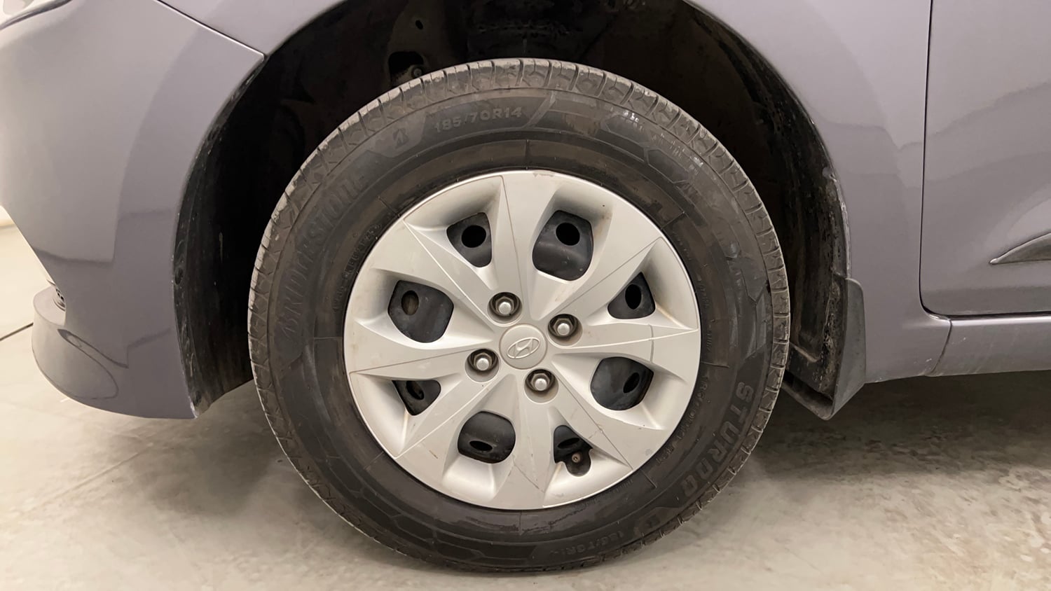 Used 2017 Hyundai Elite i20 Sportz 1.2 Petrol Manual tyres LEFT FRONT TYRE RIM VIEW