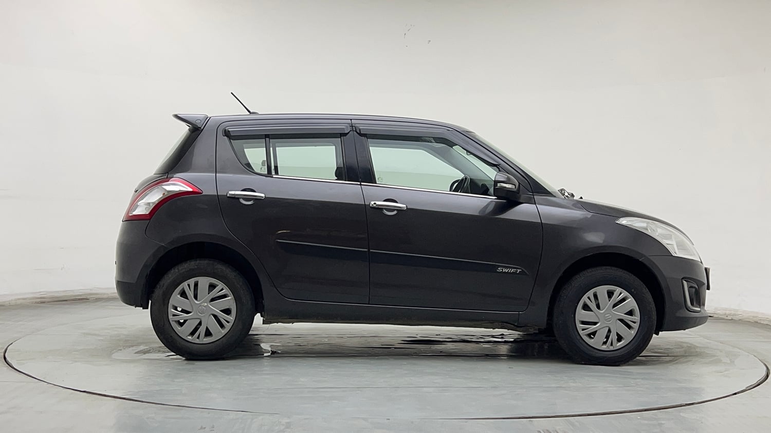 Used 2016 Maruti Suzuki Swift VXI (O) Petrol Manual exterior RIGHT SIDE VIEW