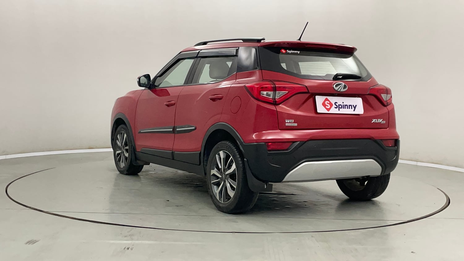 Used 2021 Mahindra XUV 300 W8 (O) 1.2 Petrol AMT Petrol Automatic exterior LEFT REAR CORNER VIEW