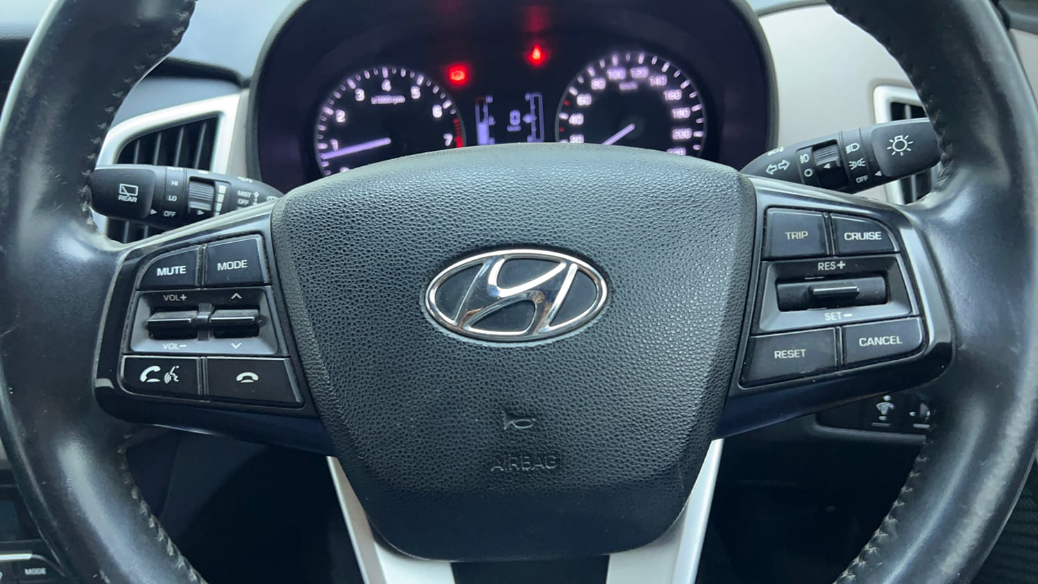 Used 2018 Hyundai Creta SX 1.6 AT Petrol Petrol Automatic top_features Sunroof