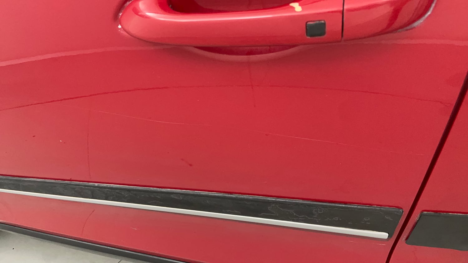 Used 2021 Mahindra XUV 300 W8 (O) 1.2 Petrol AMT Petrol Automatic dents MINOR DENT