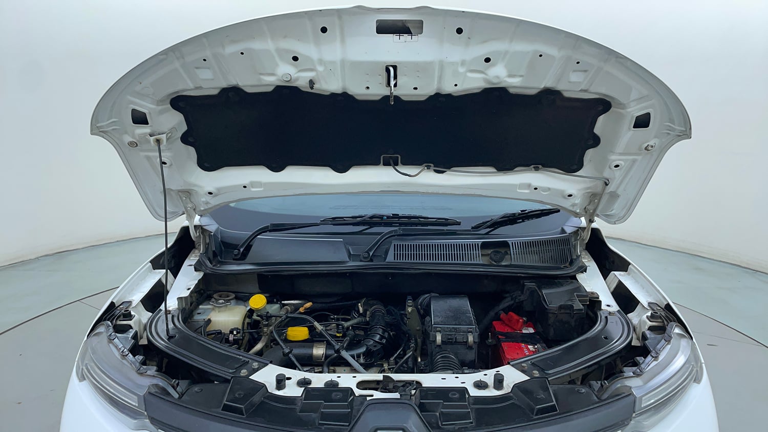 Used 2021 Renault Kiger RXZ Turbo CVT Dual Tone Petrol Automatic engine ENGINE & BONNET OPEN FRONT VIEW