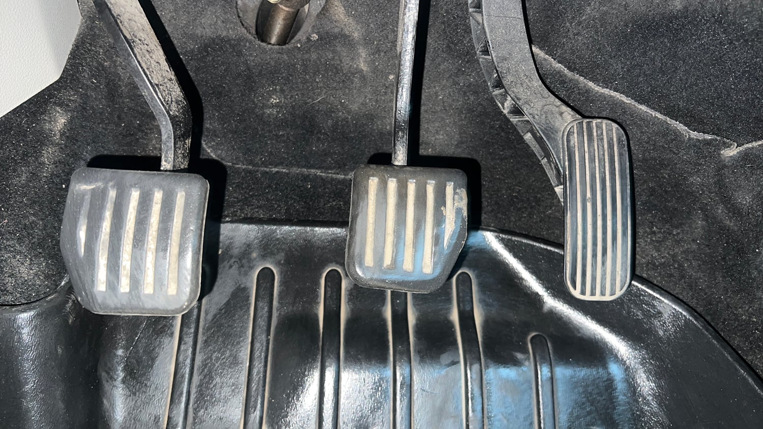 Used 2023 Tata Safari XM Diesel Manual interior PEDALS VIEW