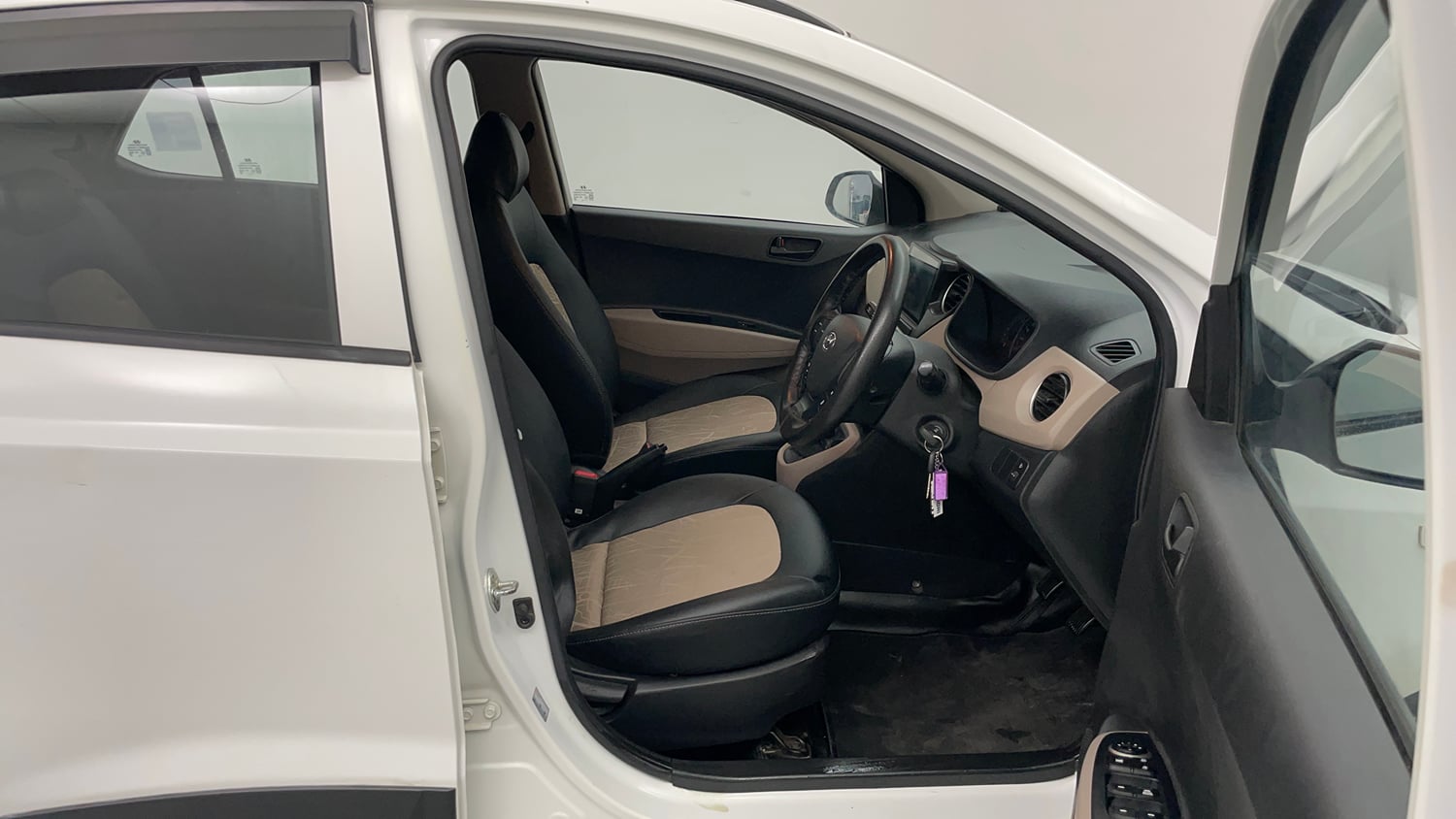 Used 2019 Hyundai Grand i10 Magna 1.2 Kappa VTVT Petrol Manual interior RIGHT SIDE FRONT DOOR CABIN VIEW