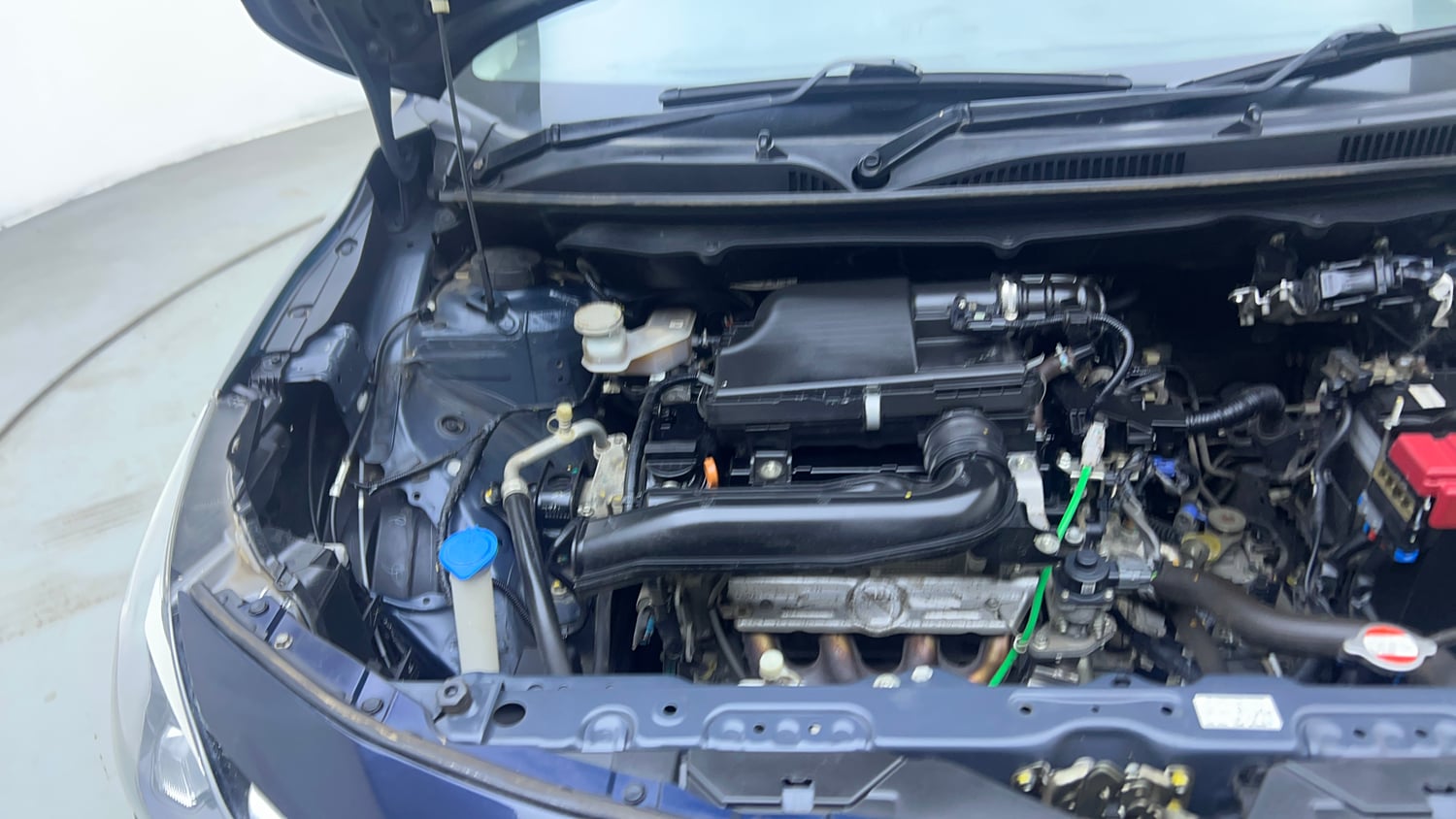 Used 2023 Maruti Suzuki Baleno Zeta MT Petrol Manual engine ENGINE RIGHT SIDE VIEW