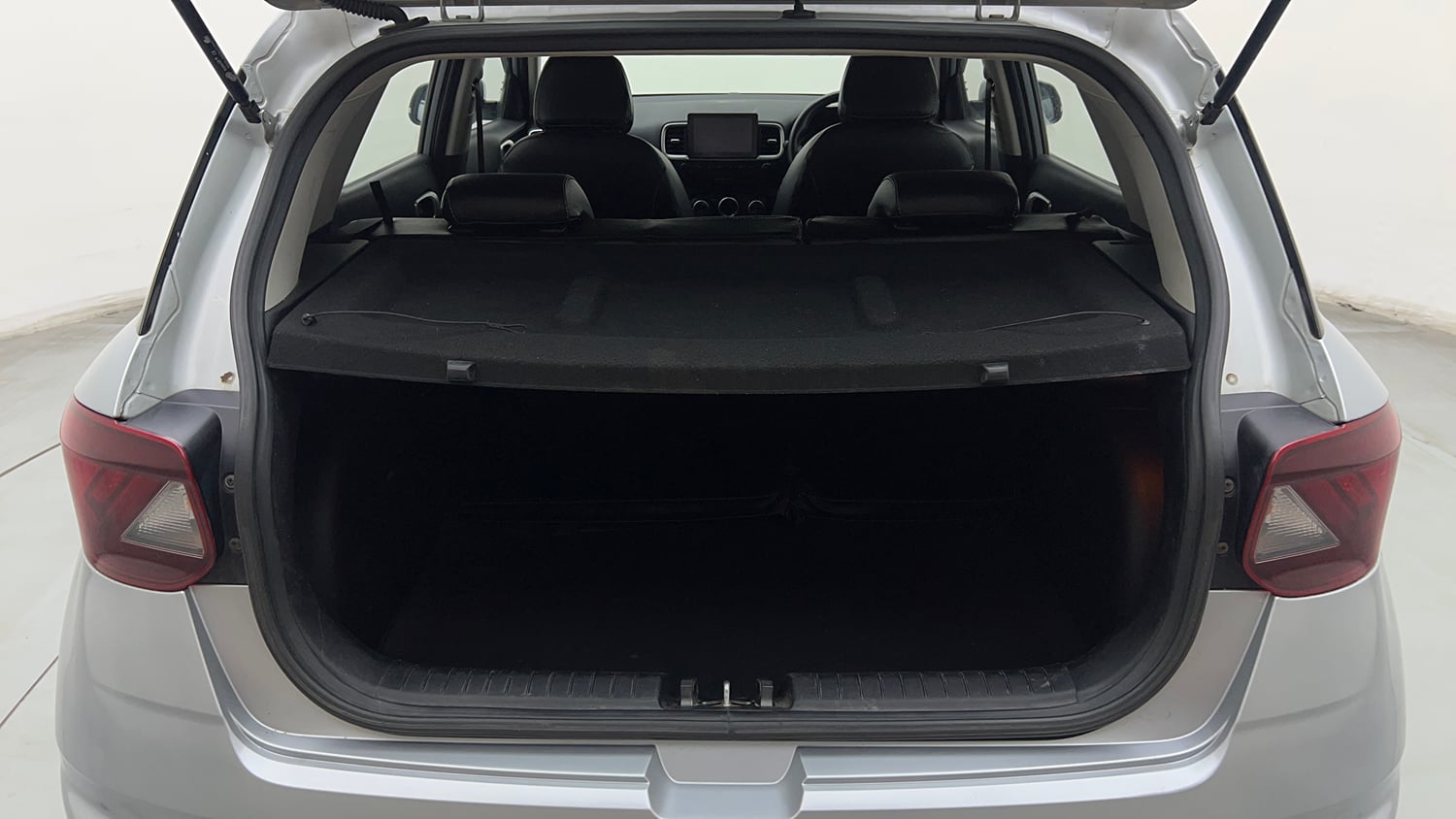 Used 2019 hyundai Venue SX 1.0 (O) Turbo Petrol Petrol Manual extra REAR UNDERBODY VIEW (TAKEN FROM REAR)