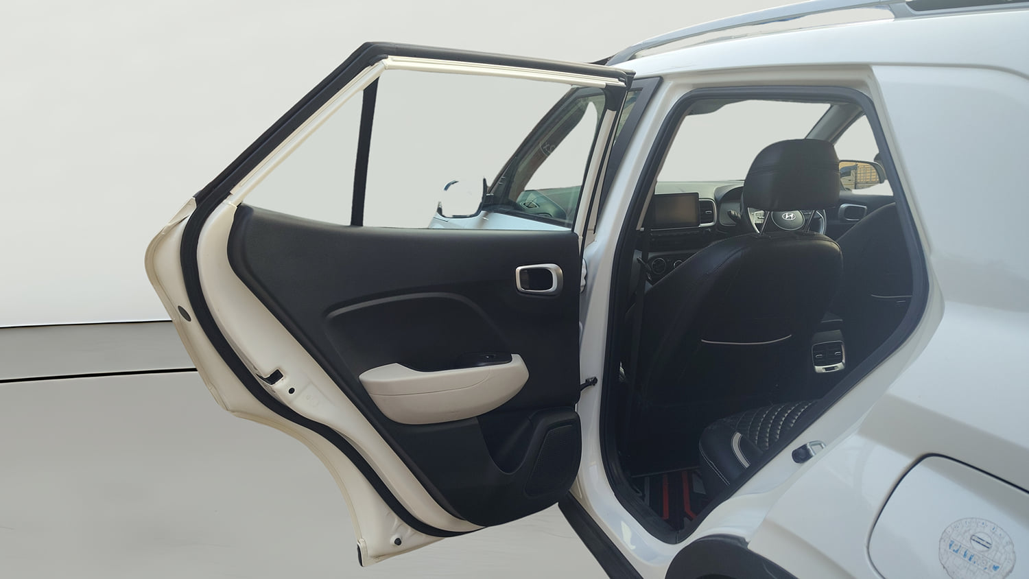 Used 2023 Hyundai Venue S (O) 1.0 Turbo DCT Petrol Automatic interior LEFT REAR DOOR OPEN VIEW