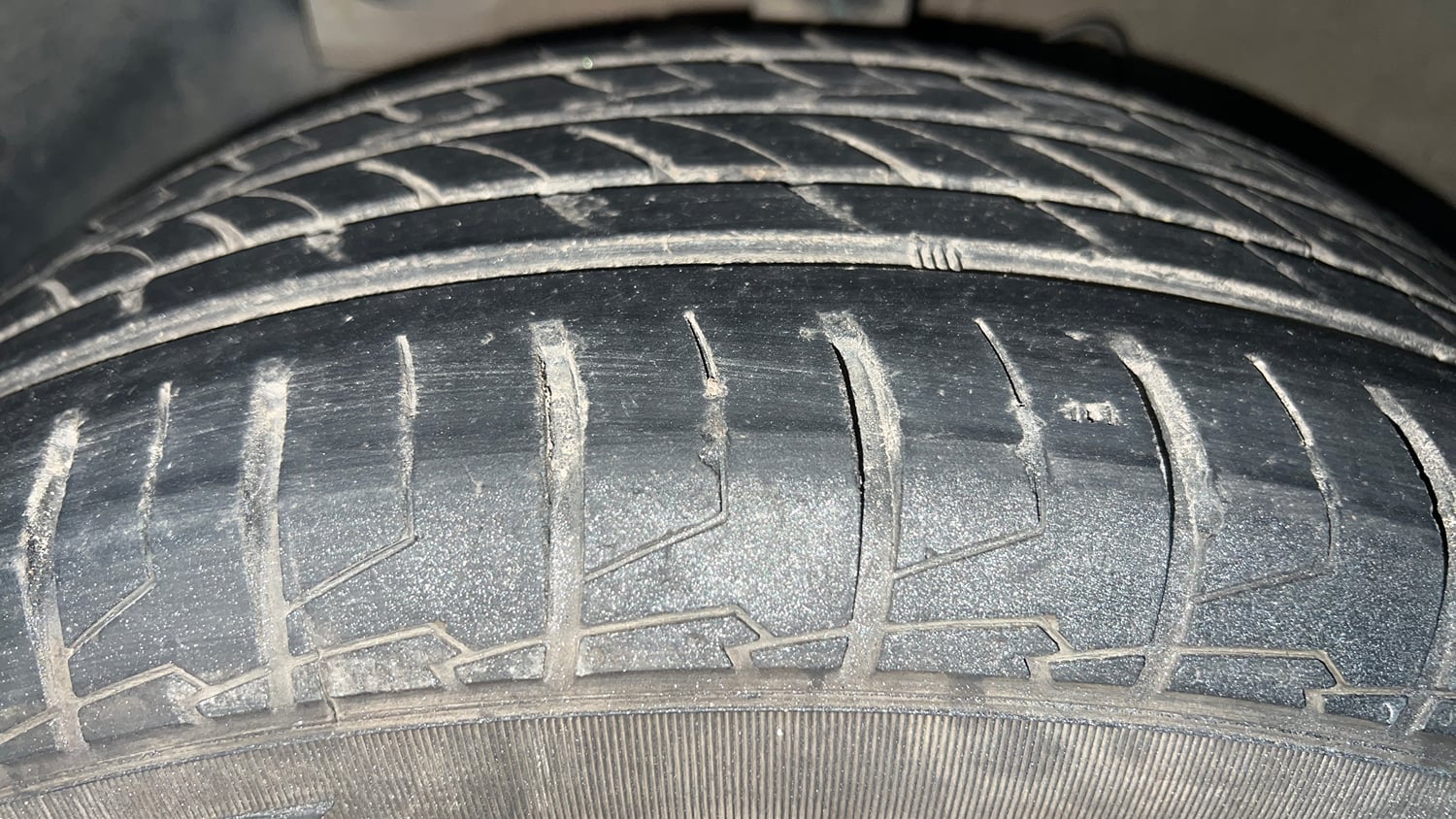 Used 2019 hyundai Venue SX 1.0 (O) Turbo Petrol Petrol Manual tyres LEFT FRONT TYRE TREAD VIEW