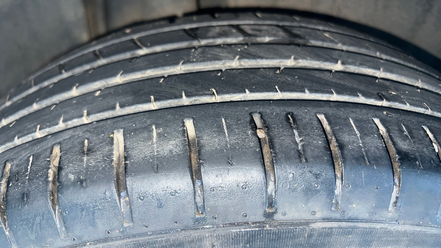 Used 2023 Maruti Suzuki Baleno Zeta MT Petrol Manual tyres RIGHT REAR TYRE TREAD VIEW